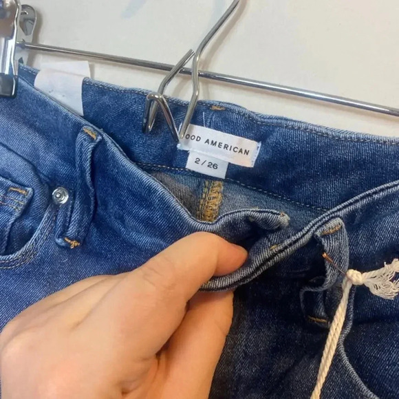 NWT Good American Good Waist Ripped Crop Skinny Jeans Medium Wash Blue Size 2/26 - Picture 6 of 10